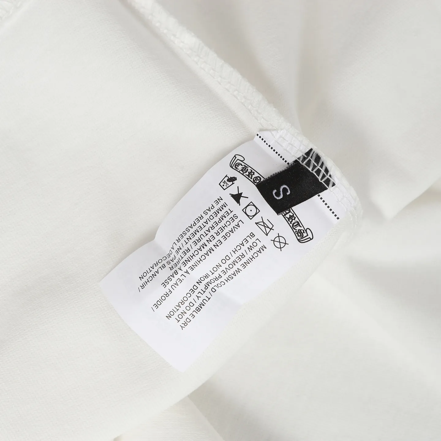 🅿️270 CH/Croxin new frayed printed long sleeves 280g double yarn fabric frayed on four sides Heavy fabric The neckline is made of icy Solona Loose fit Deep, wide and stylish No deformation or shrinkage Color: Black/White Size: XS-L